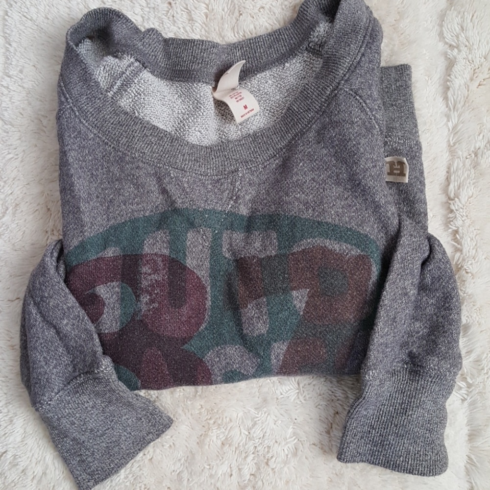 Retro graphic pullover